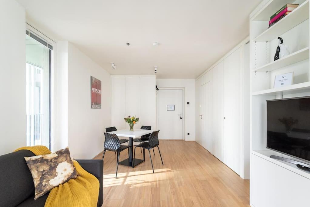 Smart Studio With Terrace By Hm Wenen Buitenkant foto