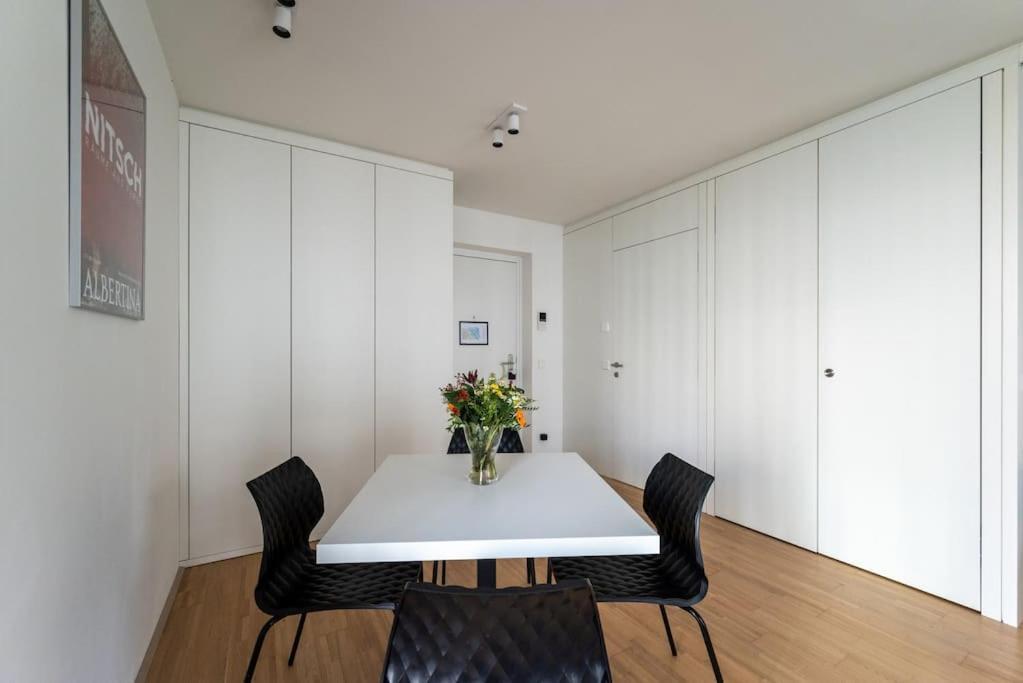 Smart Studio With Terrace By Hm Wenen Buitenkant foto