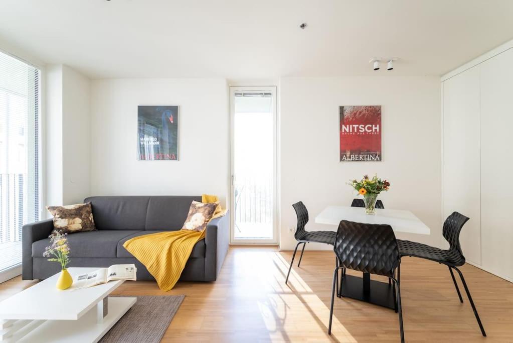 Smart Studio With Terrace By Hm Wenen Buitenkant foto