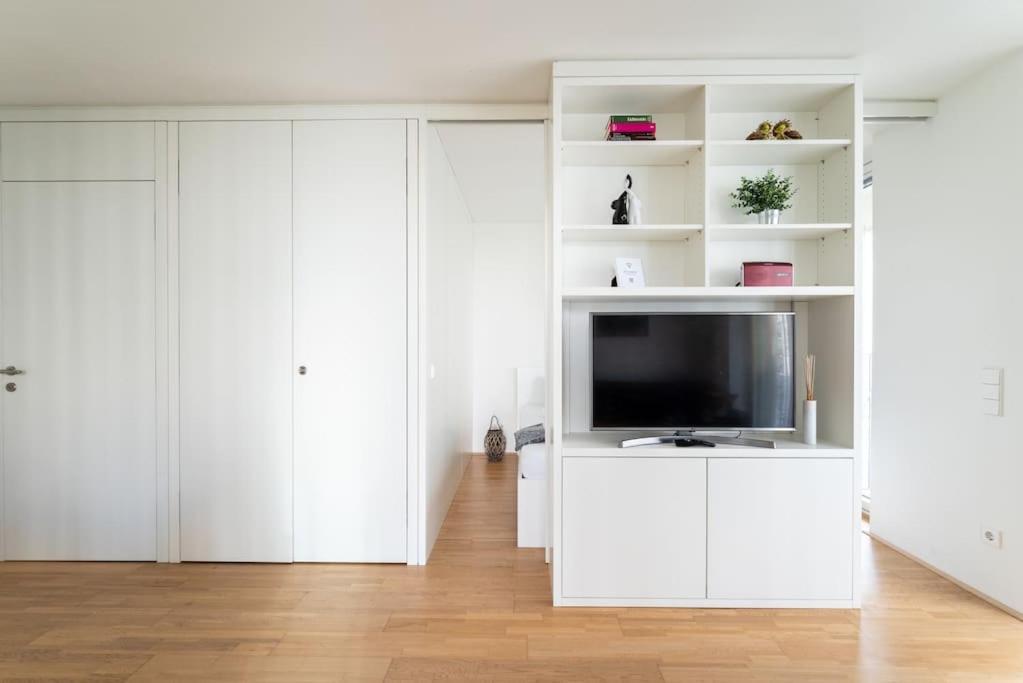 Smart Studio With Terrace By Hm Wenen Buitenkant foto